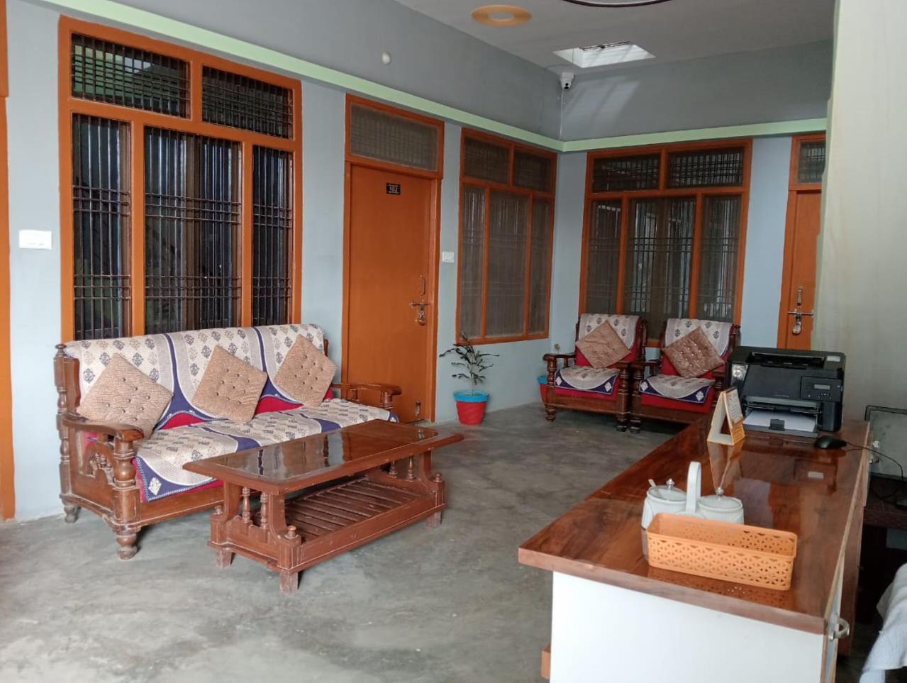 Harsh Home Stay Ayodhya Kültér fotó