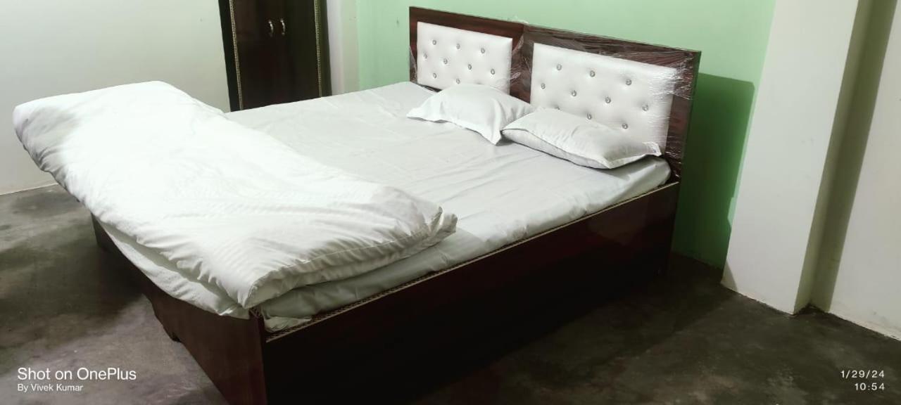Harsh Home Stay Ayodhya Kültér fotó