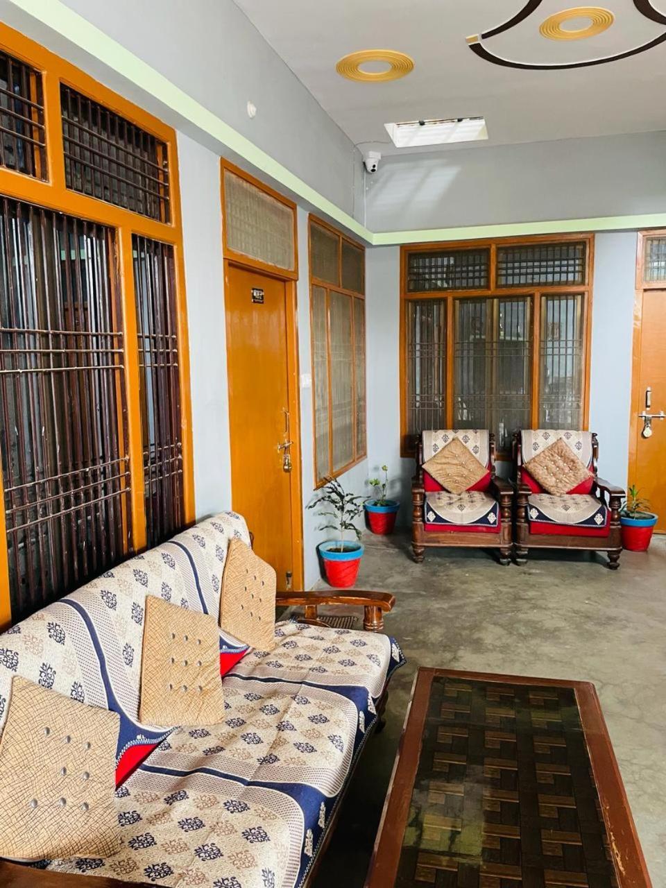 Harsh Home Stay Ayodhya Kültér fotó